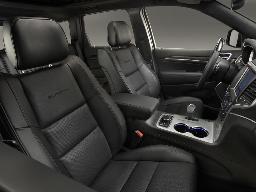  Jeep Grand Cherokee Summit 2013 года  (EU) (фото 7 из 16)